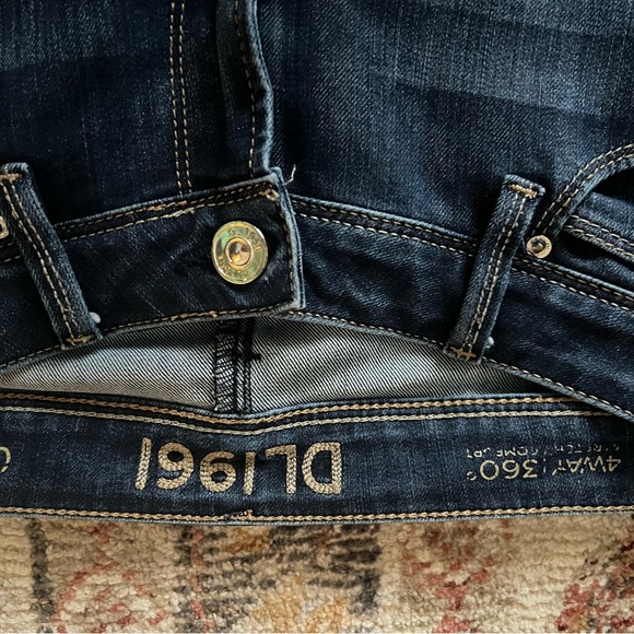 DL 1961 low rise petite jeans - Picture 4 of 4